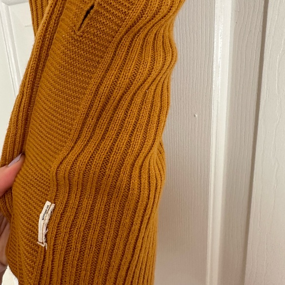 Uniqlo Draped Wrap Shawl / Poncho / Scarf / Skirt - Picture 4 of 4